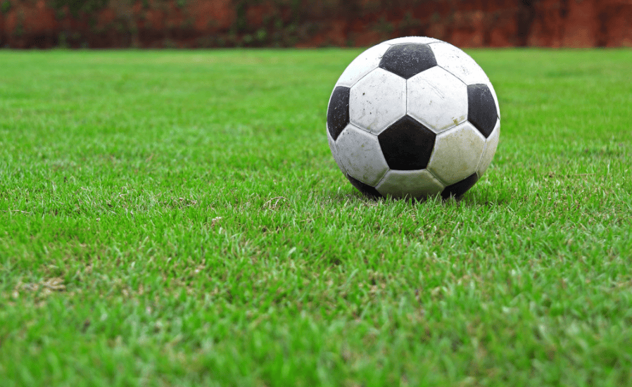 有着历史数据对比的绿茵直播，理解球队和球员的成长轨迹。